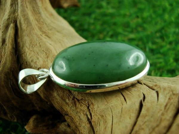 Nephrit Jade - Unikat - in Silberfassung