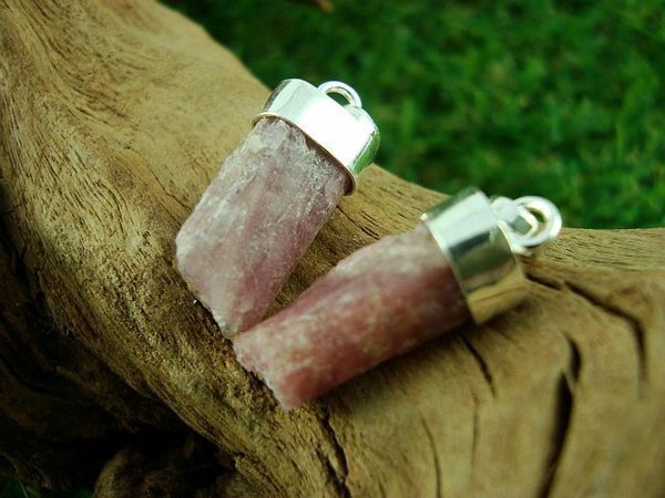 Turmalin pink - Rohkristall in Silberkappe
