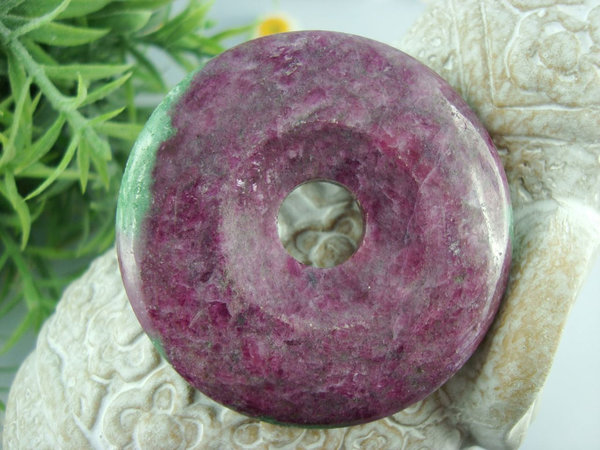 Rubin (Zoisit) - Unikat - Donut 46 mm