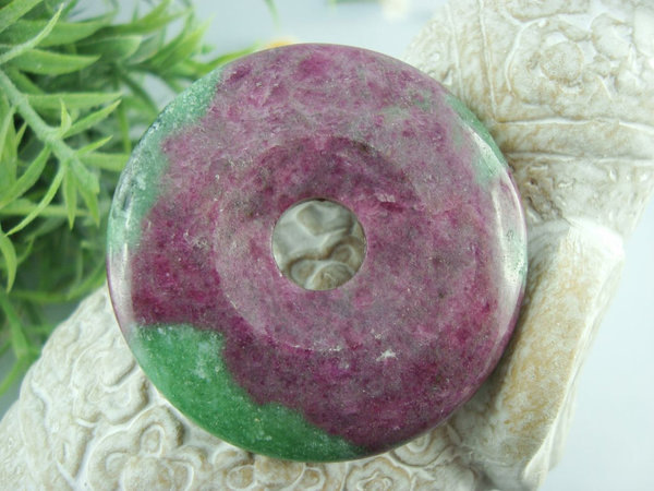 Rubin (Zoisit) - Unikat - Donut 46 mm